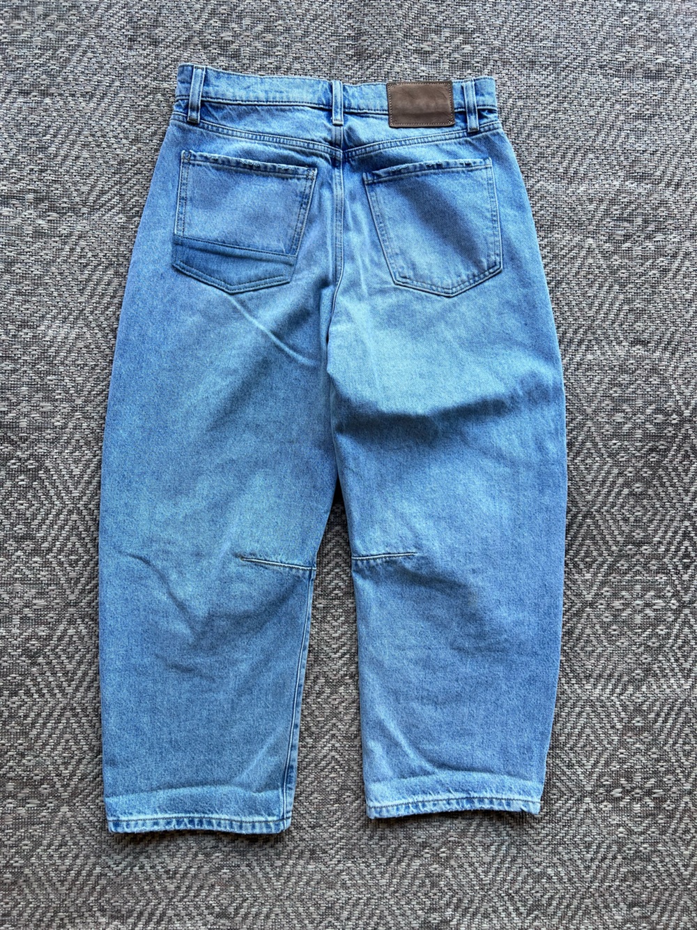 Banana Republic Barrel Leg‎ Jeans Women's 27 Patchwork Light Wash Denim Cropped - Picture 6 of 6